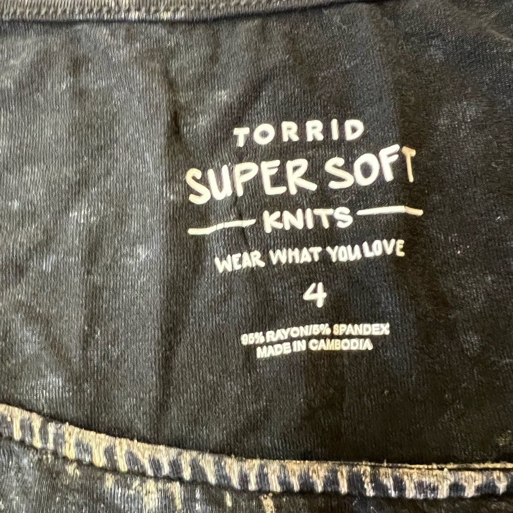 Torrid super soft knit top size 4